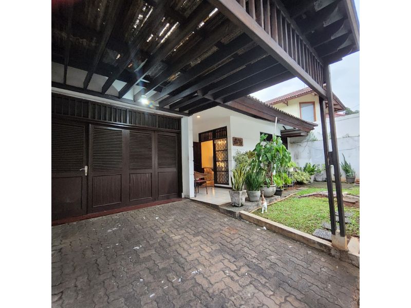 rumah villa sawo kebayoran baru