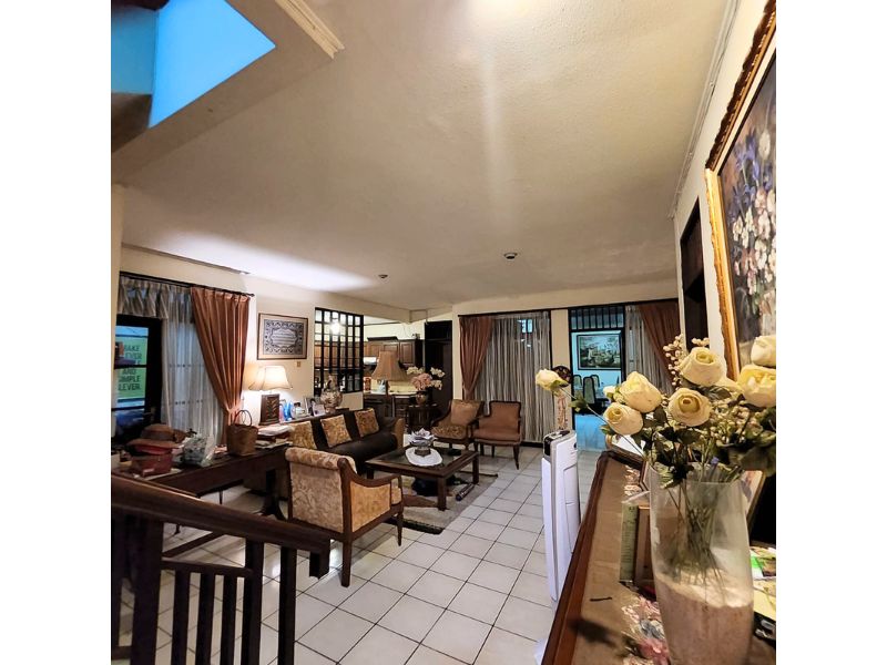 rumah villa sawo kebayoran baru